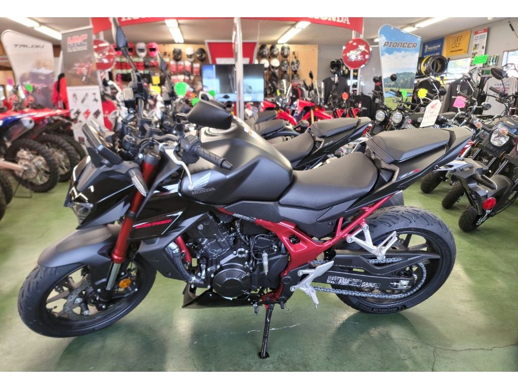 2026 Honda CB750 Hornet E-Clutch Base